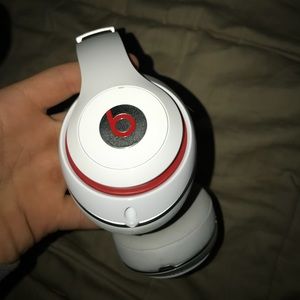 White/red Beat Studios